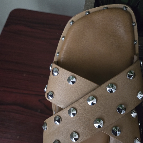 Nicole Miller New York Studded sandals sz 8 - Picture 3 of 3